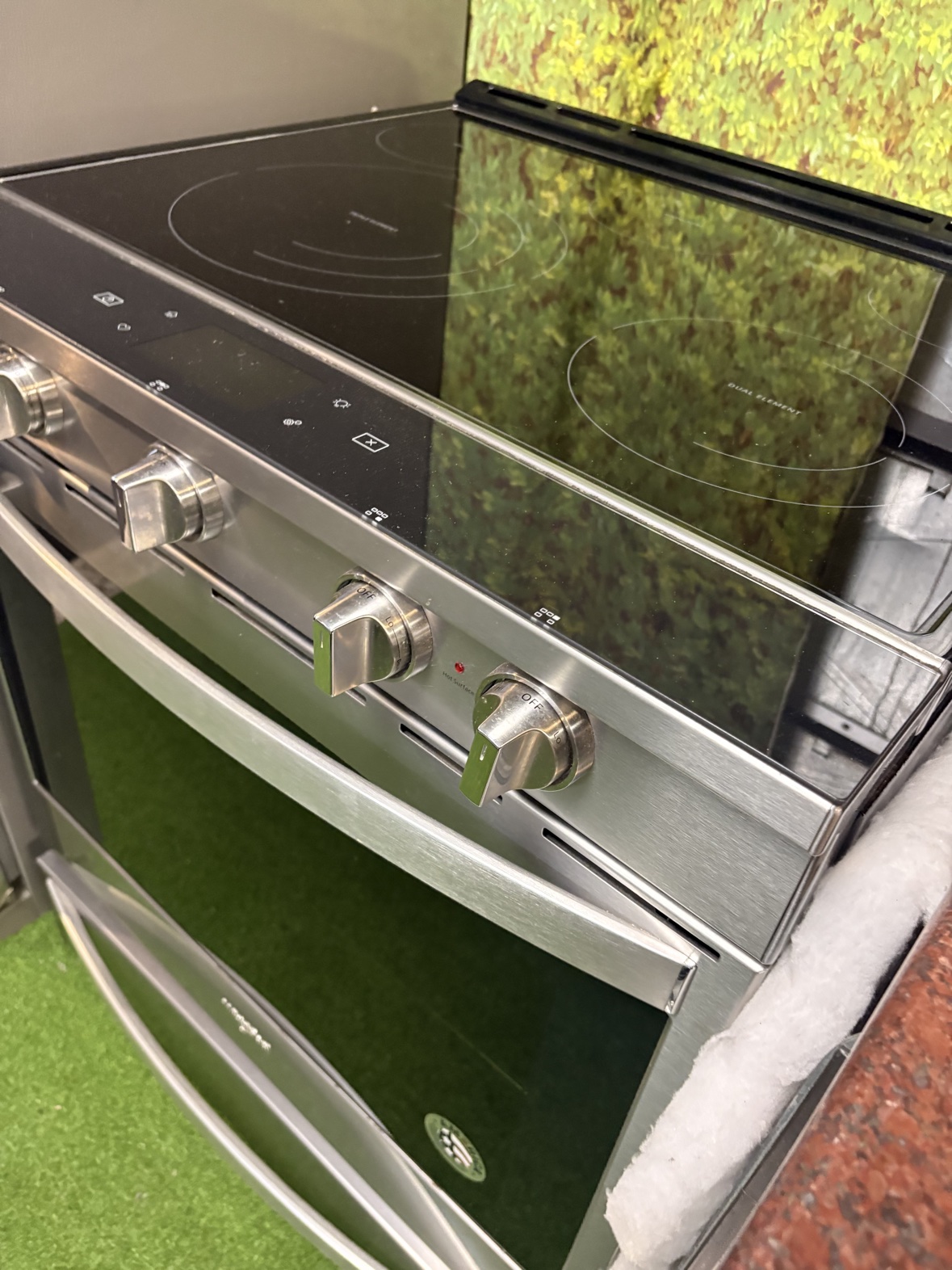 Whirlpool range glass cooktop and control panel