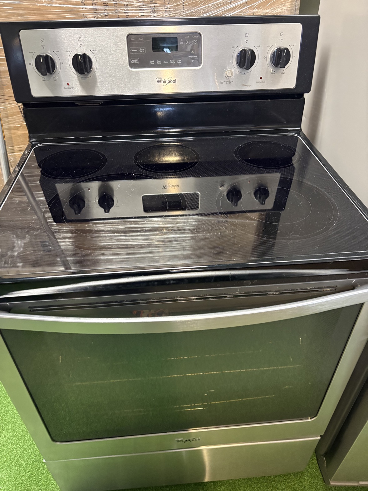 Whirlpool glass-top stove